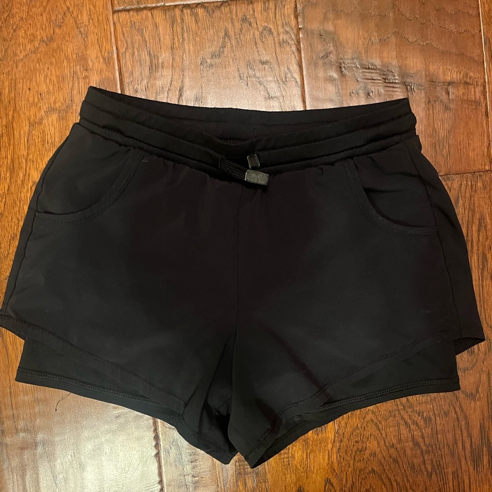 black workout shorts